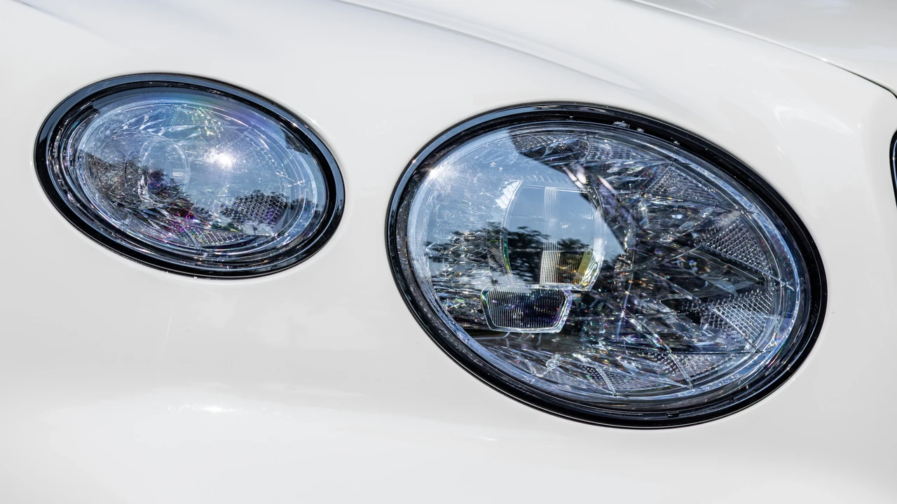 2023 Bentley Bentayga - Image 11 of 31