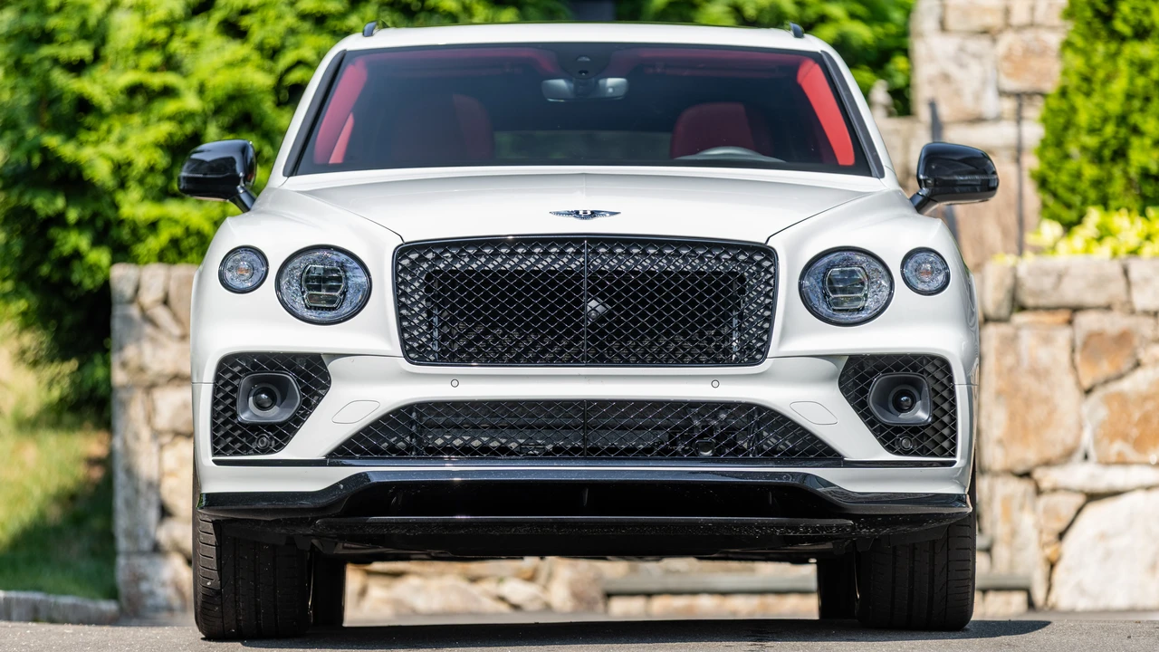 2023 Bentley Bentayga - Image 10 of 31