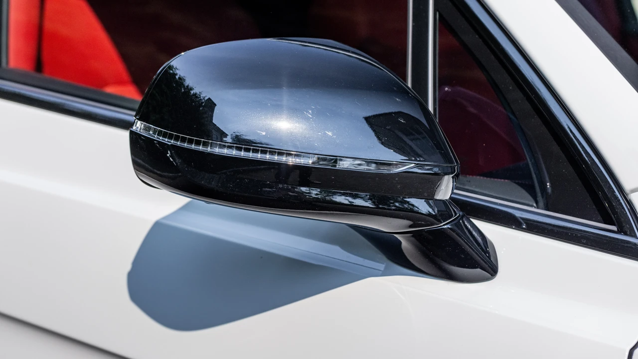 2023 Bentley Bentayga - Image 28 of 31