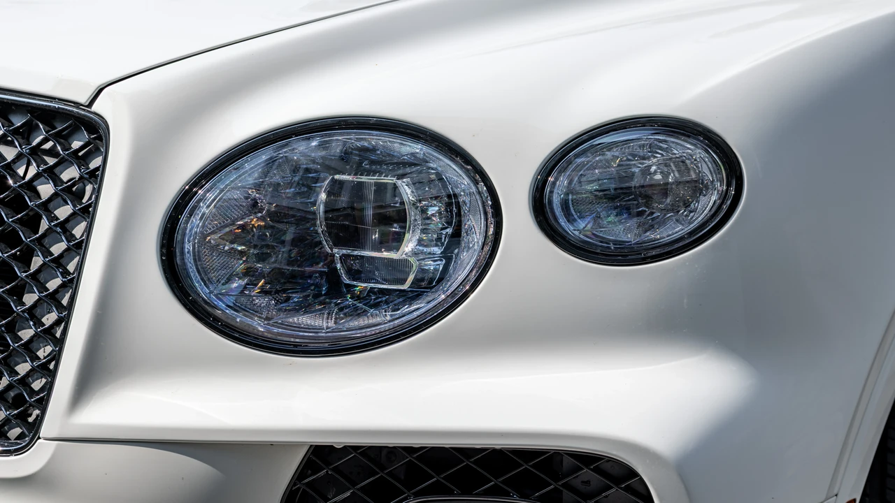2023 Bentley Bentayga - Image 12 of 31