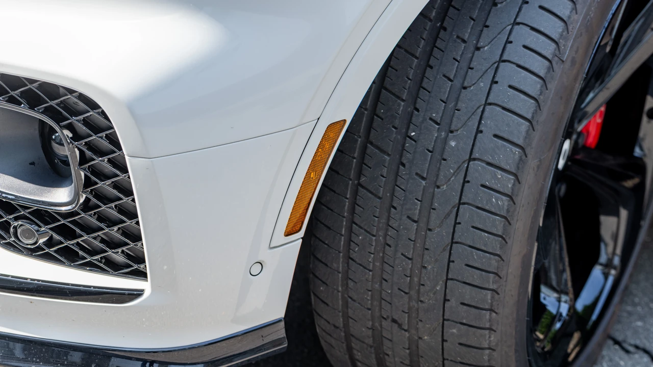 2023 Bentley Bentayga - Image 18 of 31