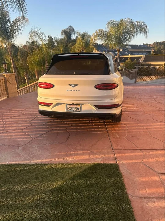 2023 Bentley Bentayga - Image 3 of 7