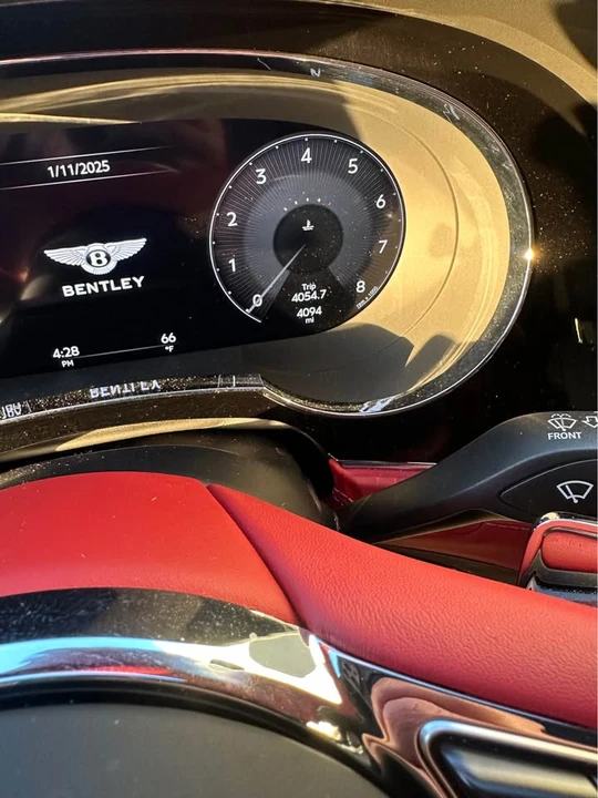 2023 Bentley Bentayga - Image 7 of 7