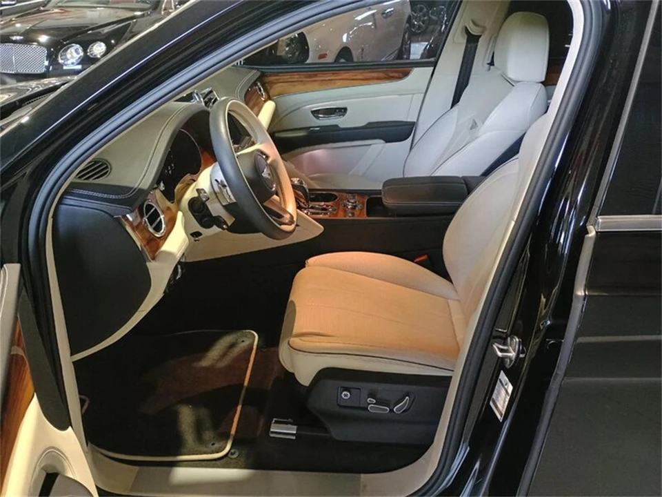 2023 Bentley Bentayga - Image 13 of 31