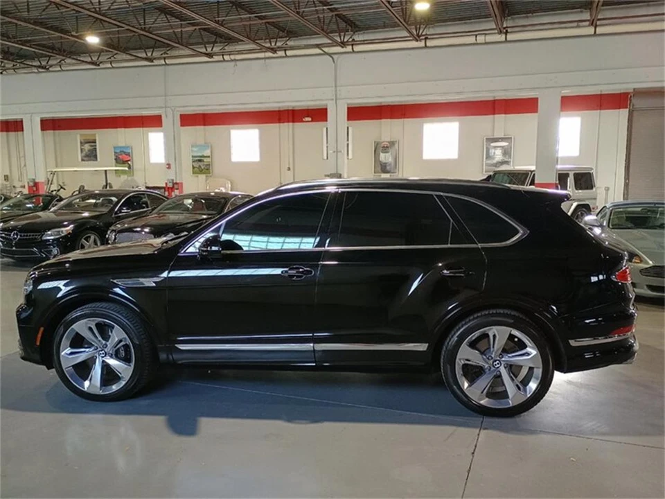 2023 Bentley Bentayga - Image 2 of 31