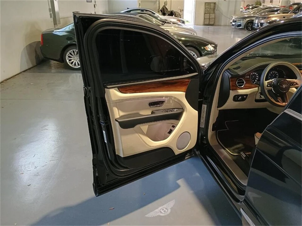 2023 Bentley Bentayga - Image 12 of 31