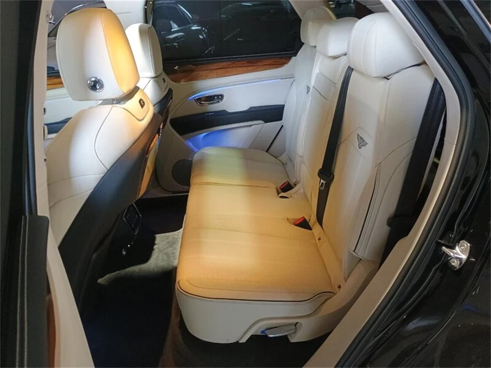 2023 Bentley Bentayga - Image 28 of 31