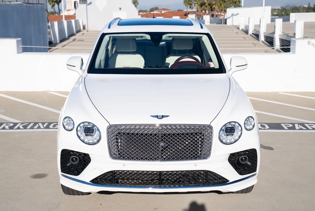 2023 Bentley Bentayga - Image 25 of 31