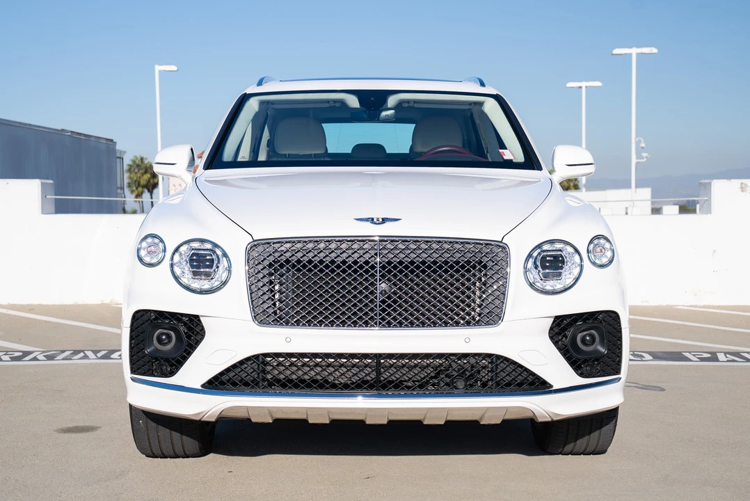2023 Bentley Bentayga - Image 24 of 31