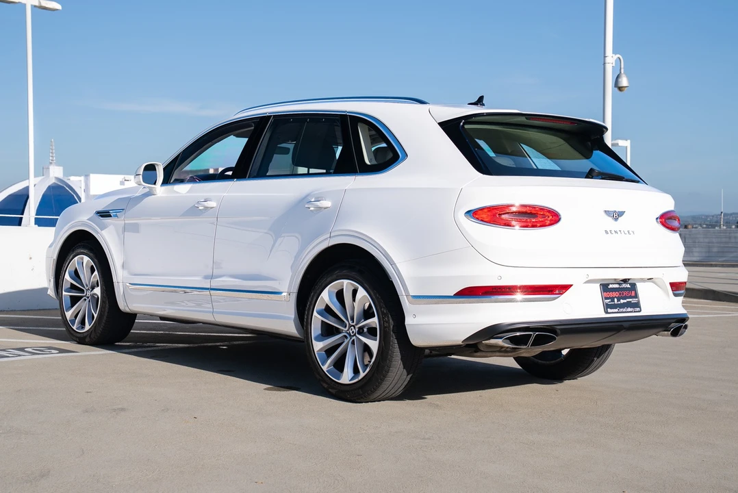 2023 Bentley Bentayga - Image 10 of 31