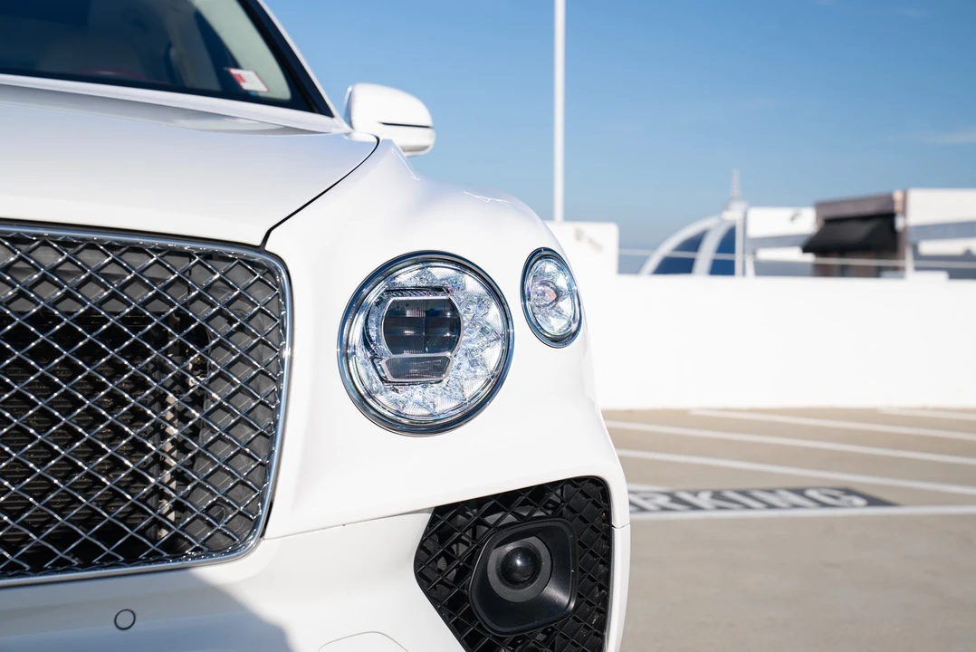 2023 Bentley Bentayga - Image 27 of 31