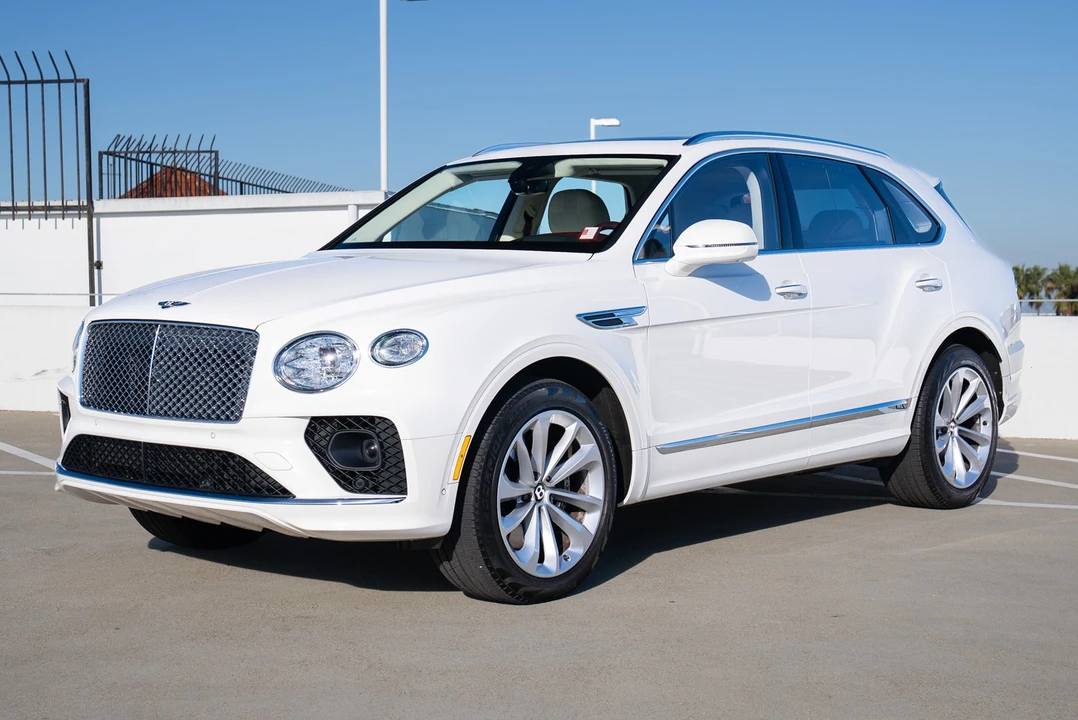 2023 Bentley Bentayga - Image 3 of 31