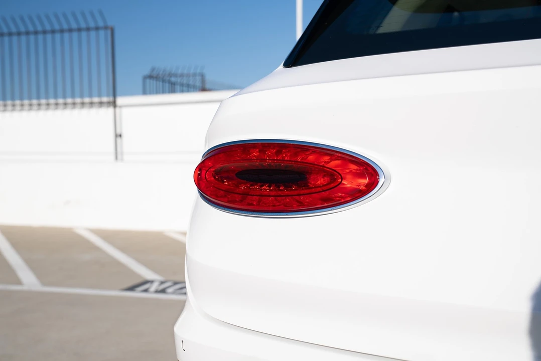 2023 Bentley Bentayga - Image 14 of 31