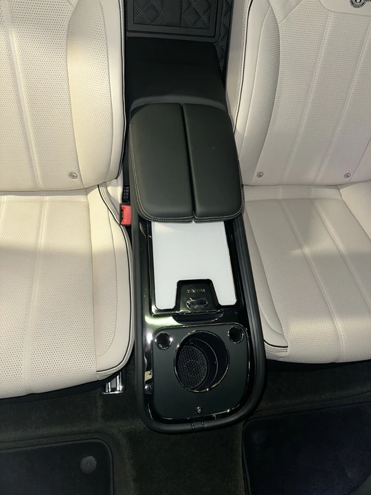 2023 Bentley Bentayga - Image 15 of 16