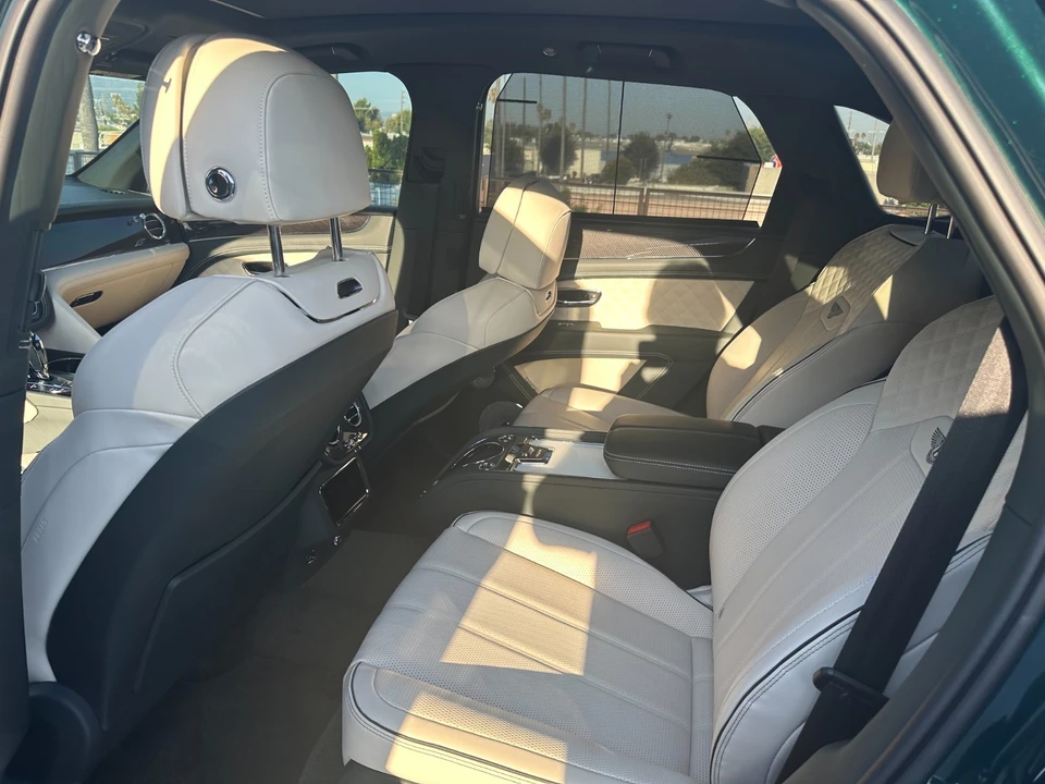 2023 Bentley Bentayga - Image 8 of 16