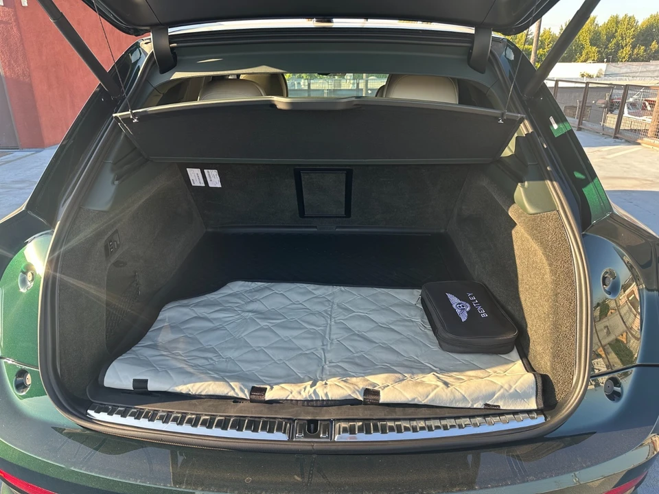 2023 Bentley Bentayga - Image 10 of 16