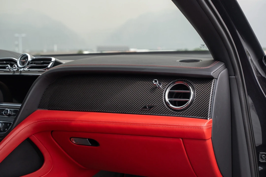 2023 Bentley Bentayga - Image 7 of 24