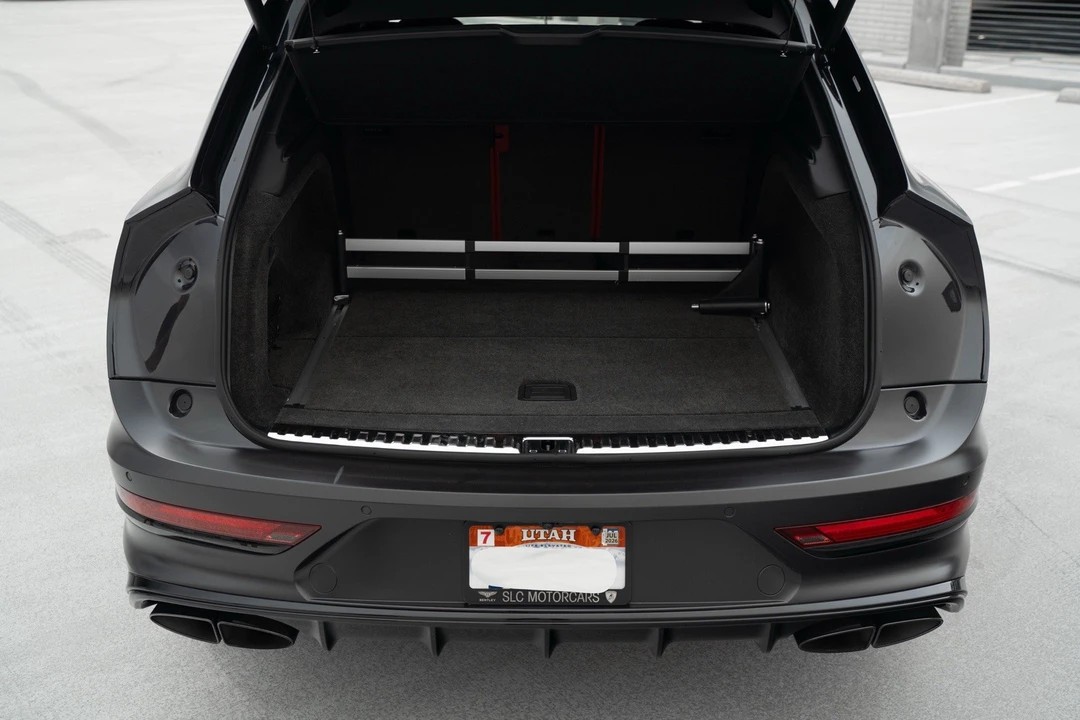 2023 Bentley Bentayga - Image 17 of 24