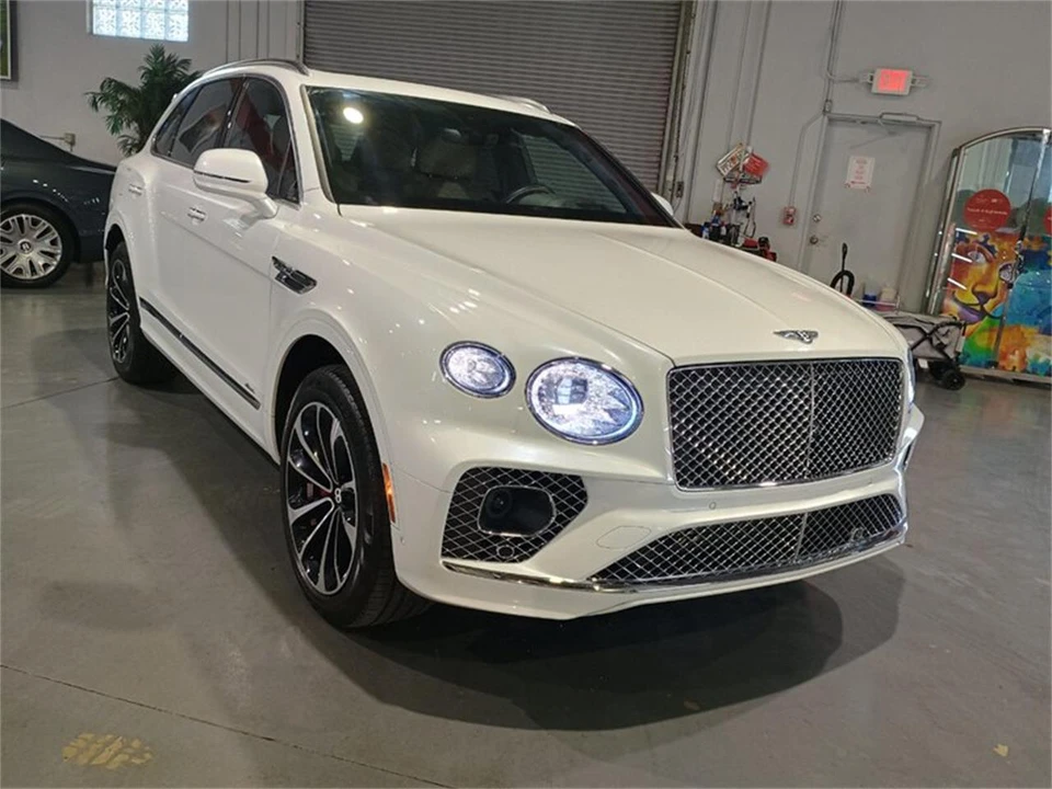 2023 Bentley Bentayga - Image 7 of 31
