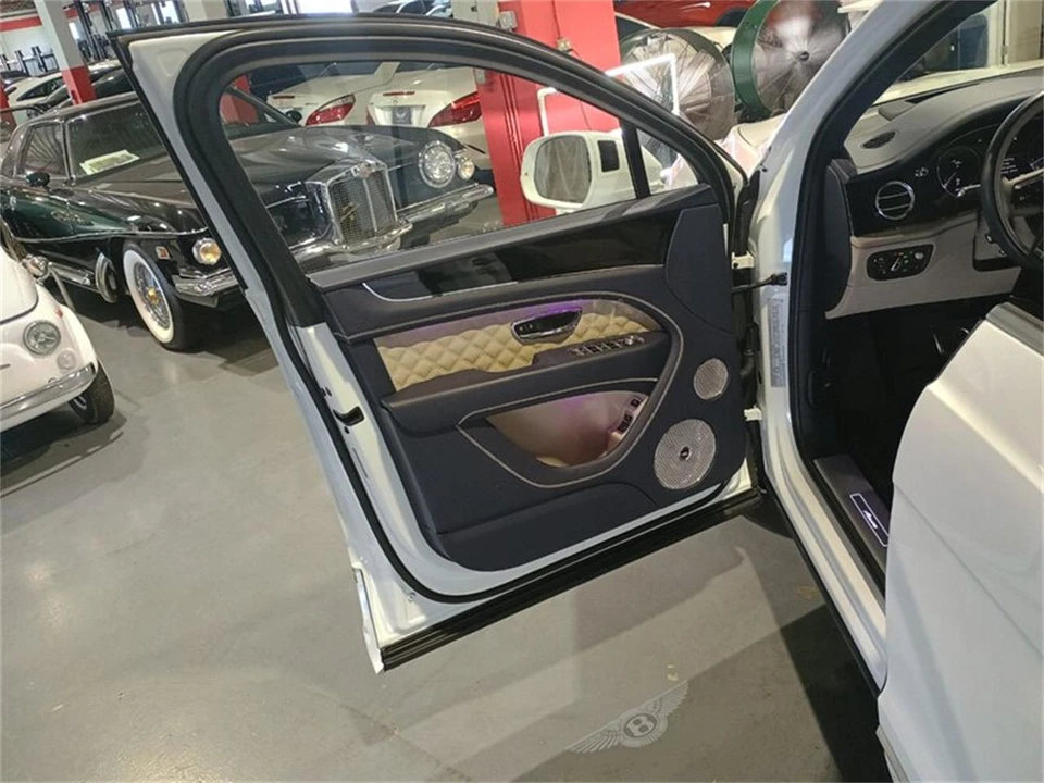 2023 Bentley Bentayga - Image 11 of 31