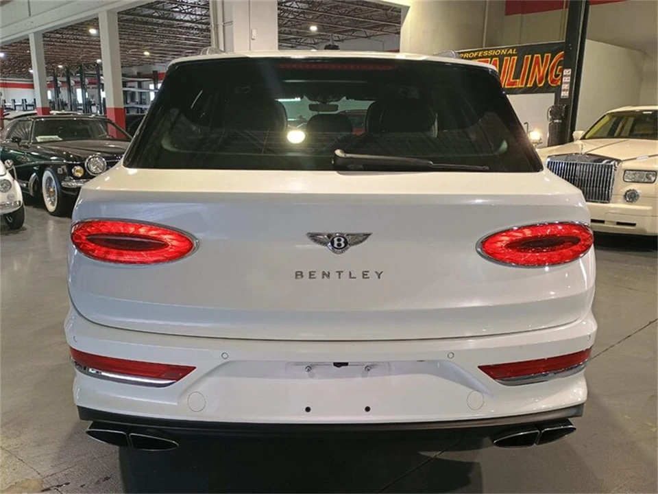 2023 Bentley Bentayga - Image 4 of 31