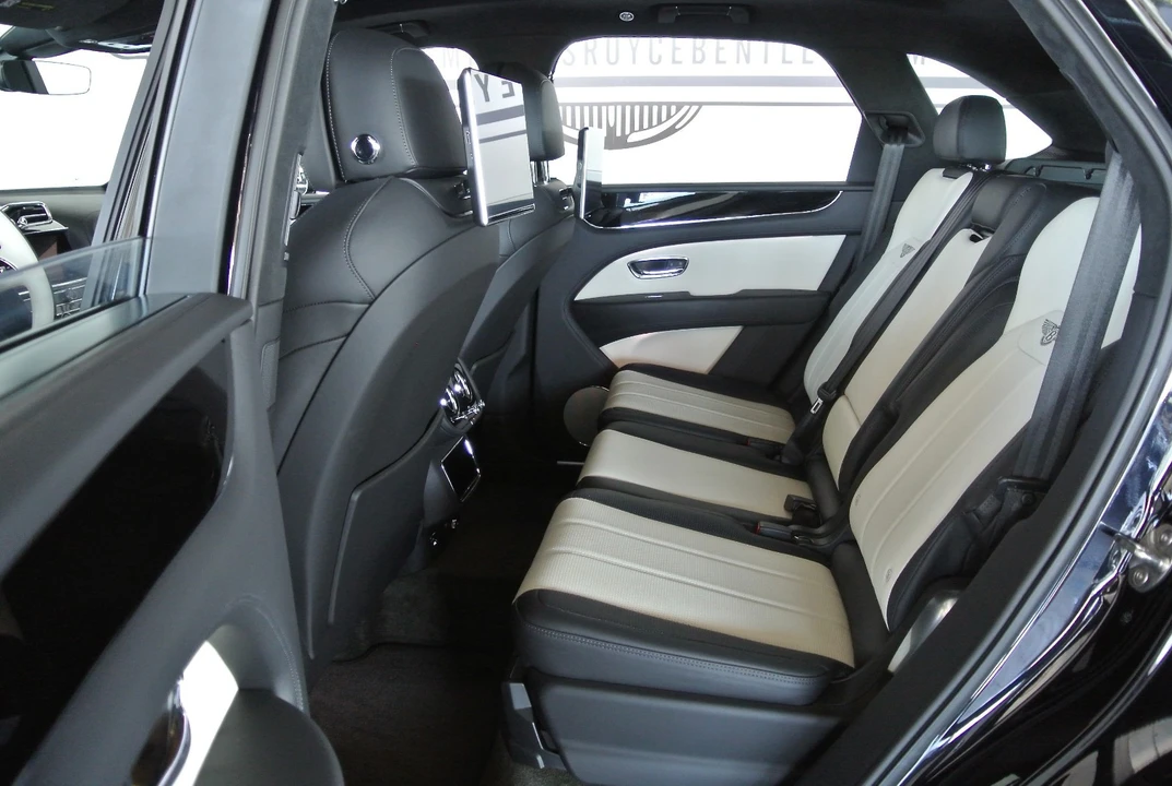 2023 Bentley Bentayga - Image 20 of 21