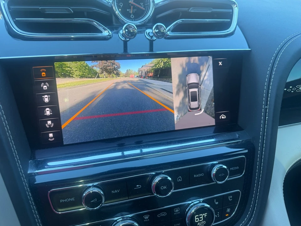 2023 Bentley Bentayga - Image 14 of 26