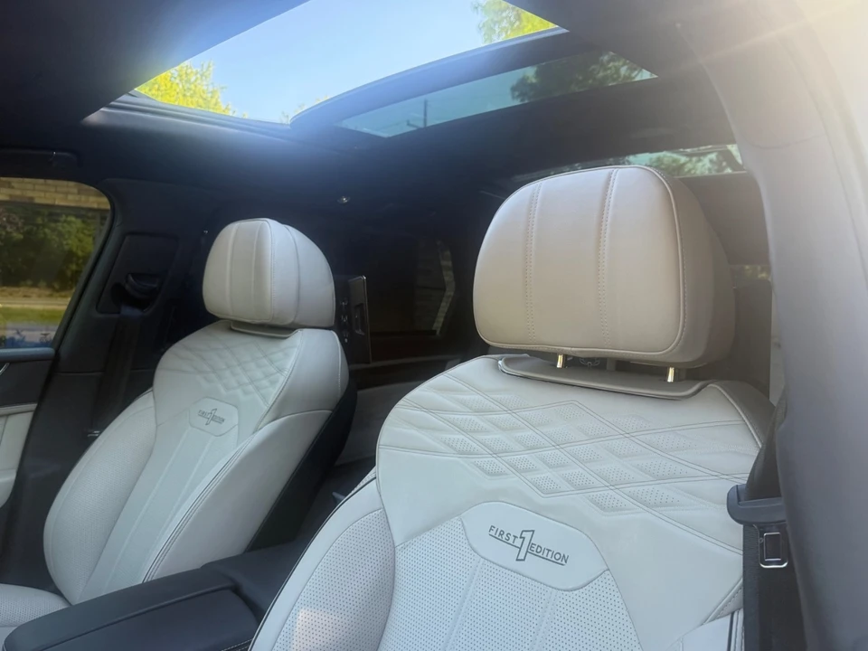 2023 Bentley Bentayga - Image 18 of 26