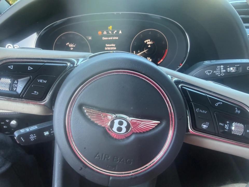 2023 Bentley Bentayga - Image 11 of 26