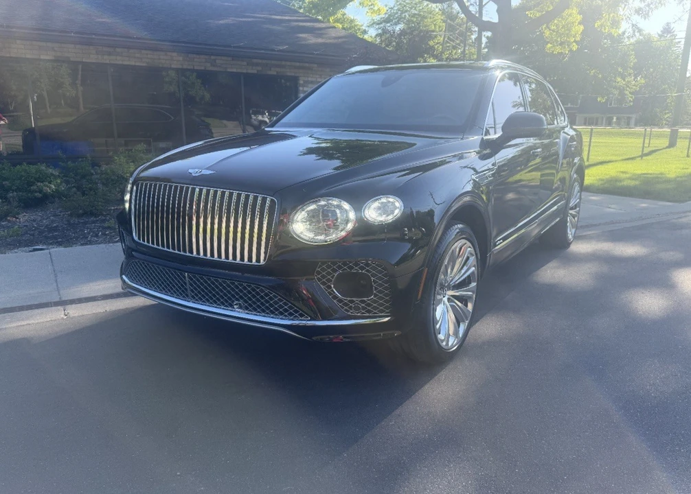 2023 Bentley Bentayga - Image 3 of 26