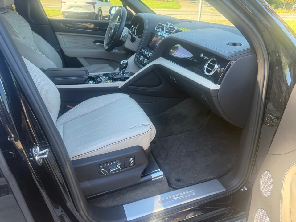 2023 Bentley Bentayga - Image 16 of 26