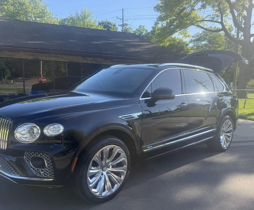 2023 Bentley Bentayga - Image 2 of 26