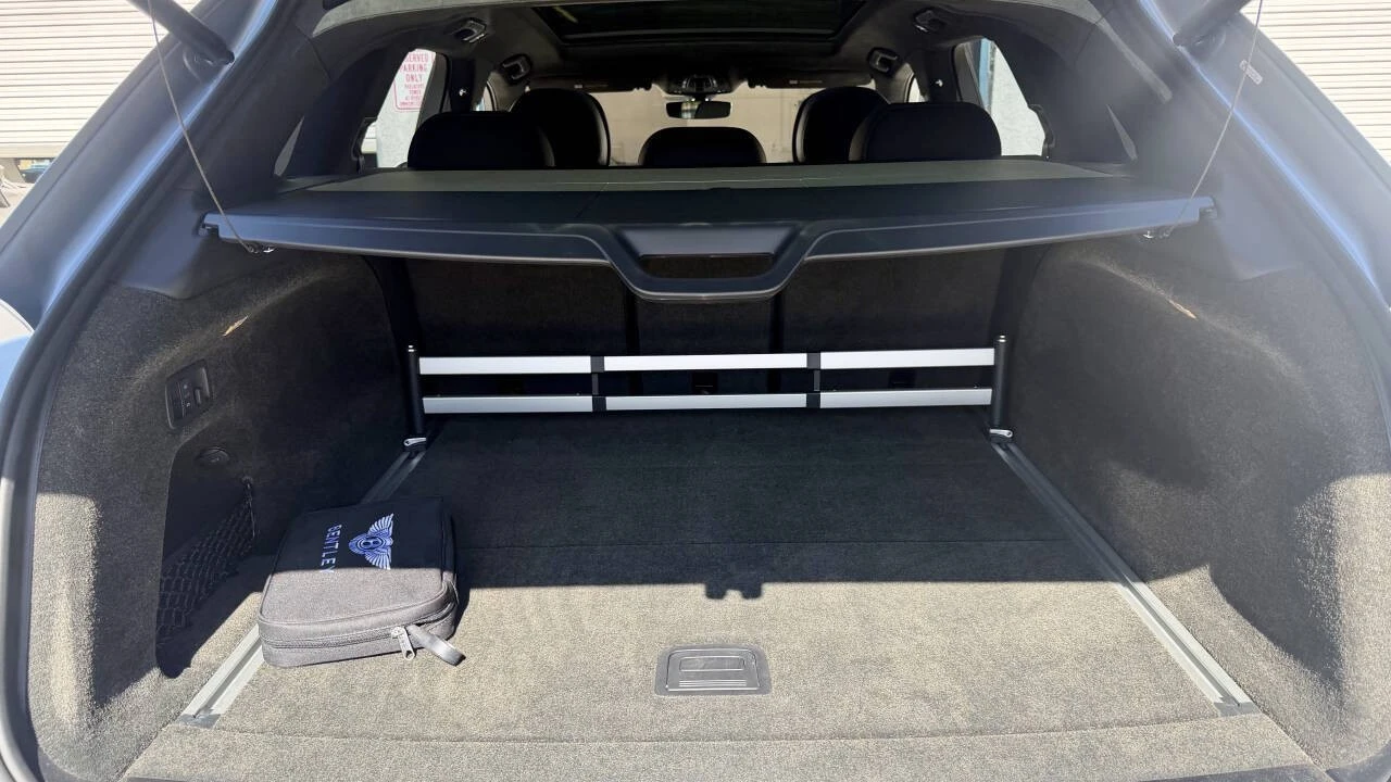 2023 Bentley Bentayga Speed - Image 11 of 12