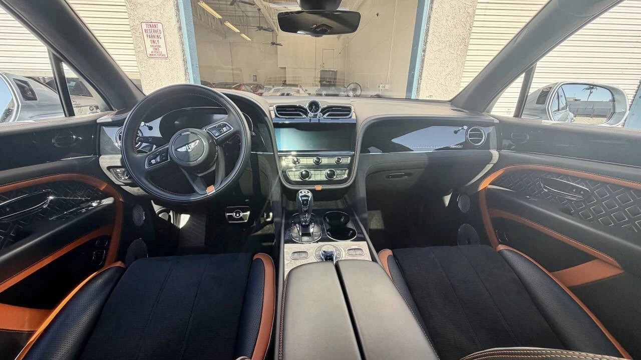 2023 Bentley Bentayga Speed - Image 10 of 12