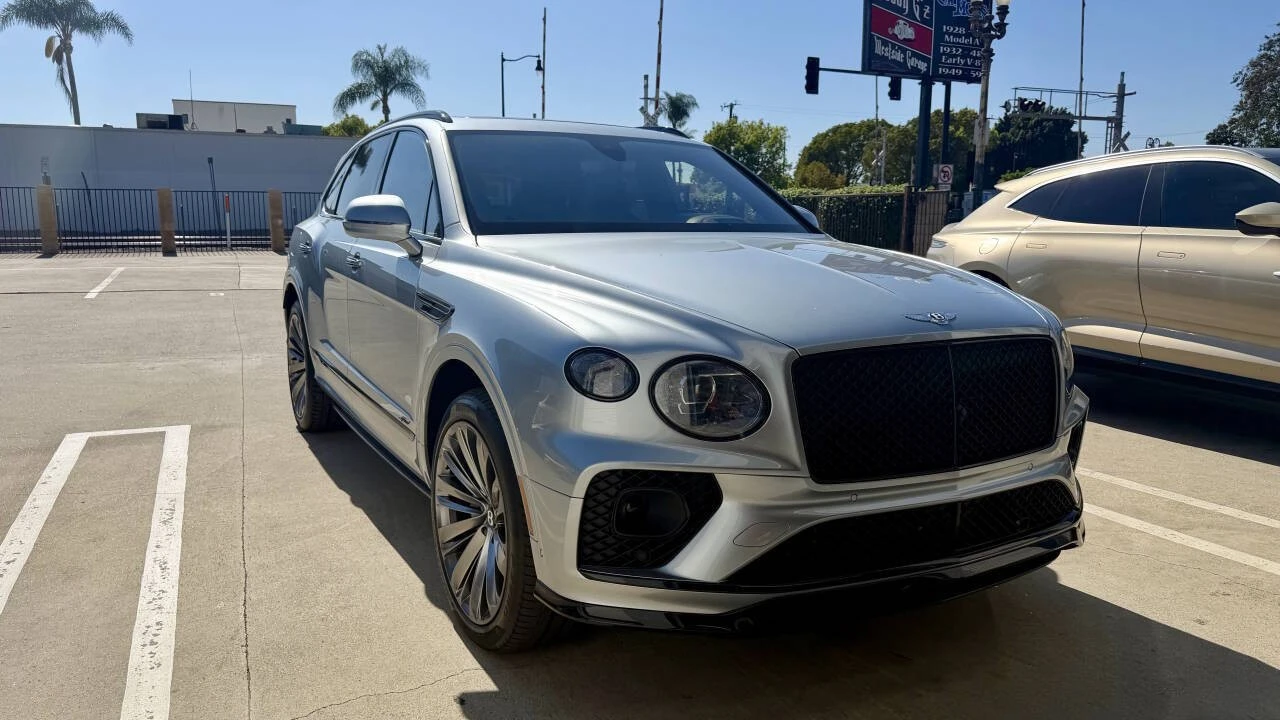 2023 Bentley Bentayga Speed - Image 2 of 12