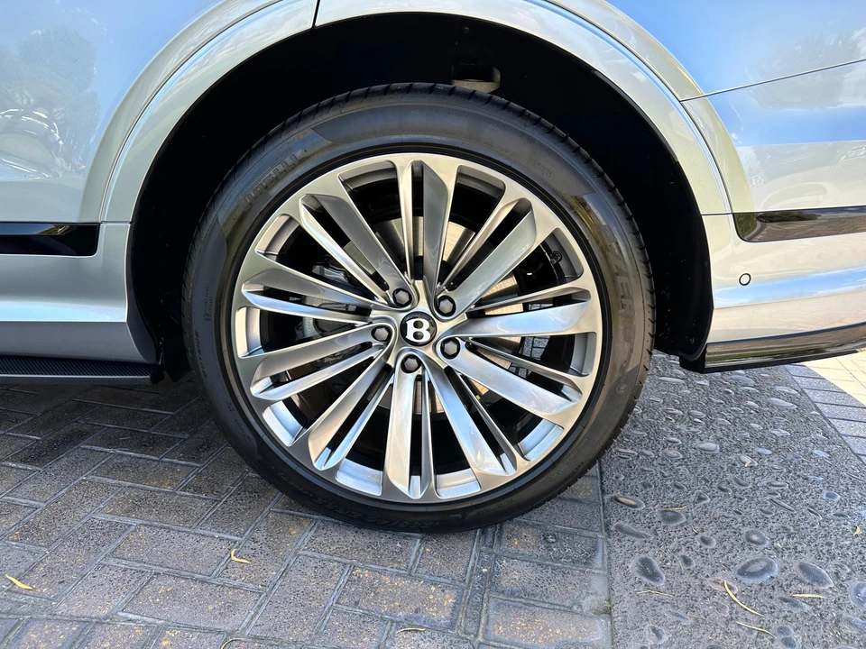 2023 Bentley Bentayga Speed - Image 22 of 31