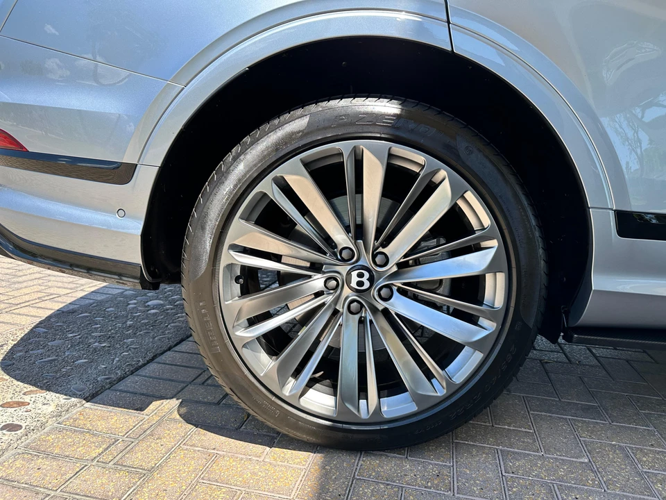 2023 Bentley Bentayga Speed - Image 23 of 31