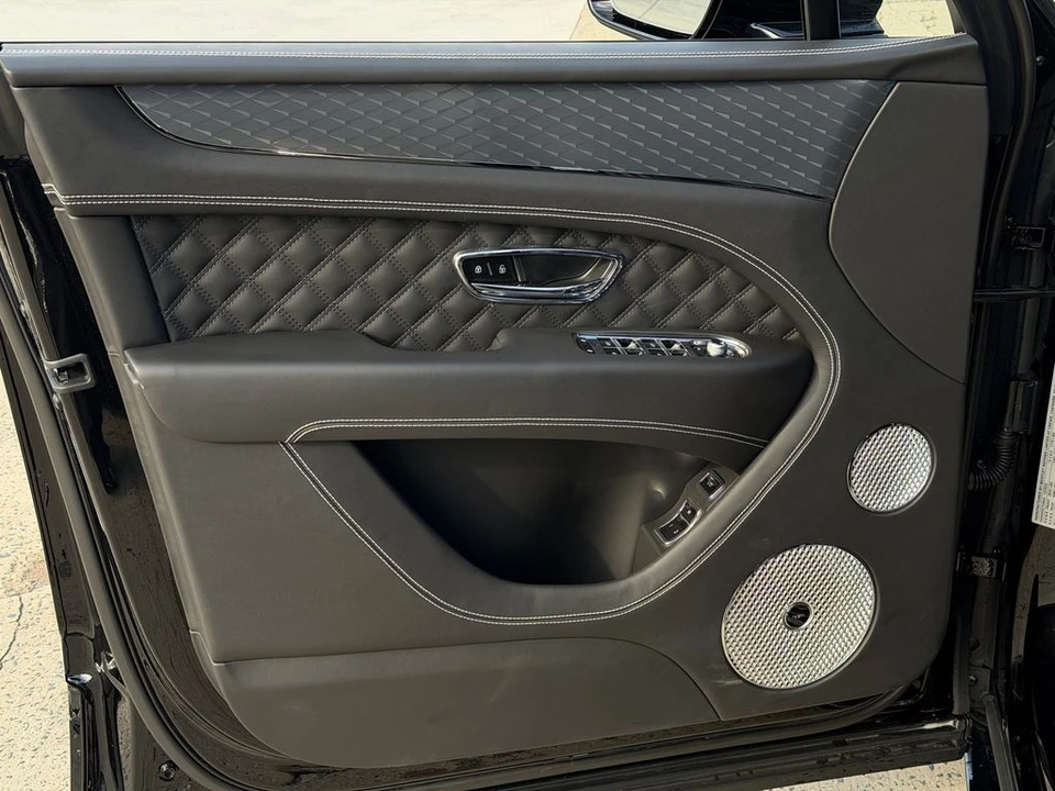 2023 Bentley Bentayga Speed - Image 15 of 31