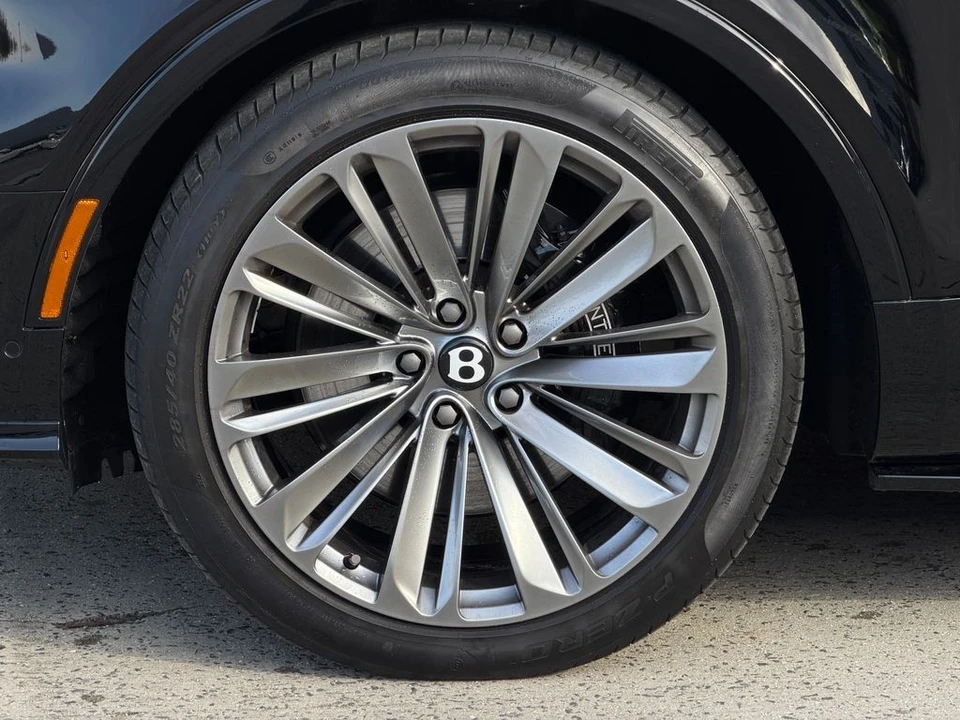 2023 Bentley Bentayga Speed - Image 7 of 31