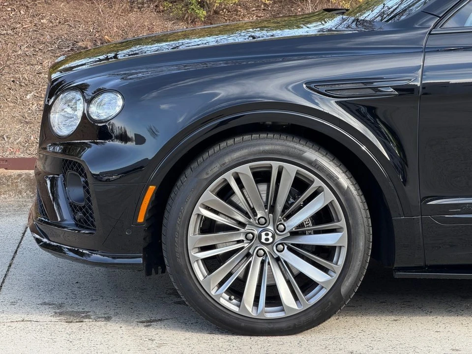 2023 Bentley Bentayga Speed - Image 15 of 21