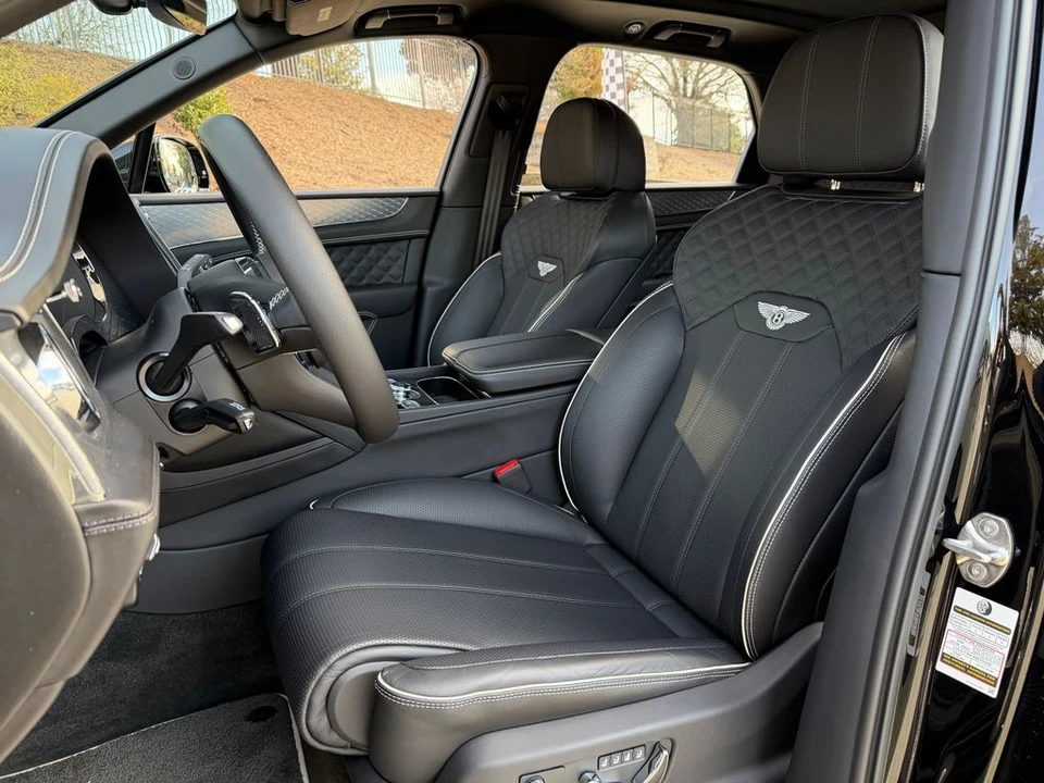 2023 Bentley Bentayga Speed - Image 19 of 21