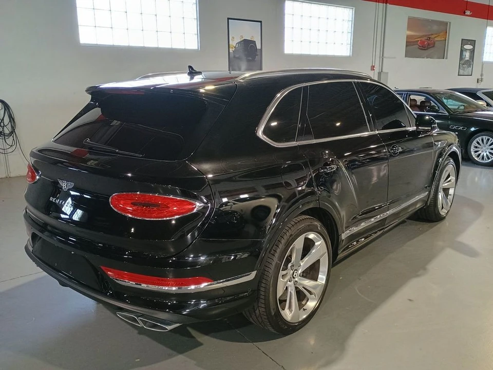 2023 Bentley Bentayga - Image 5 of 12