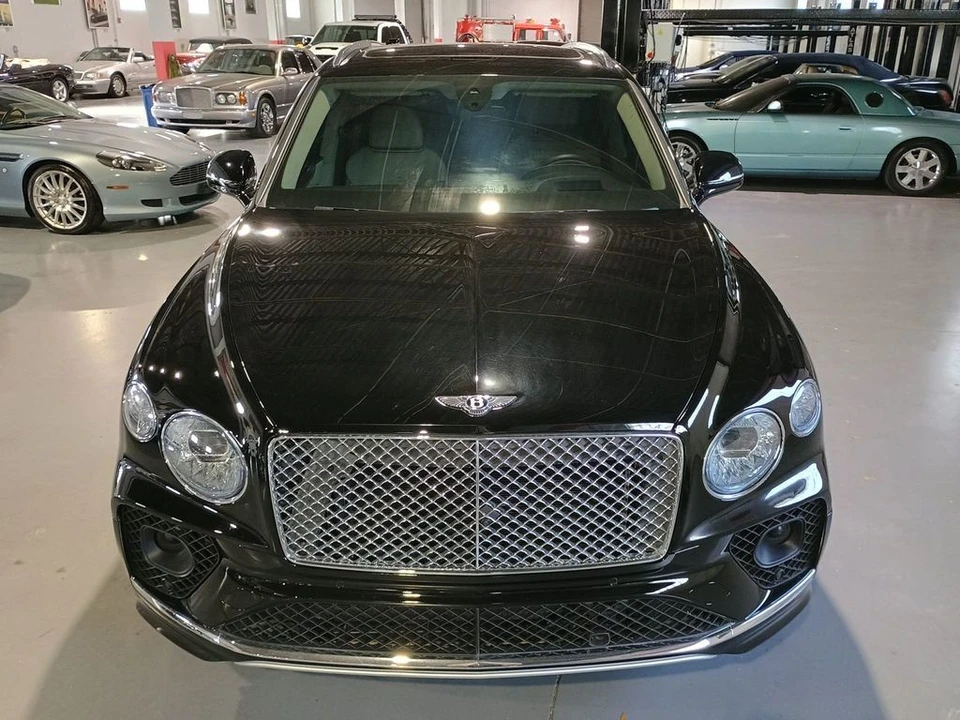 2023 Bentley Bentayga - Image 9 of 12
