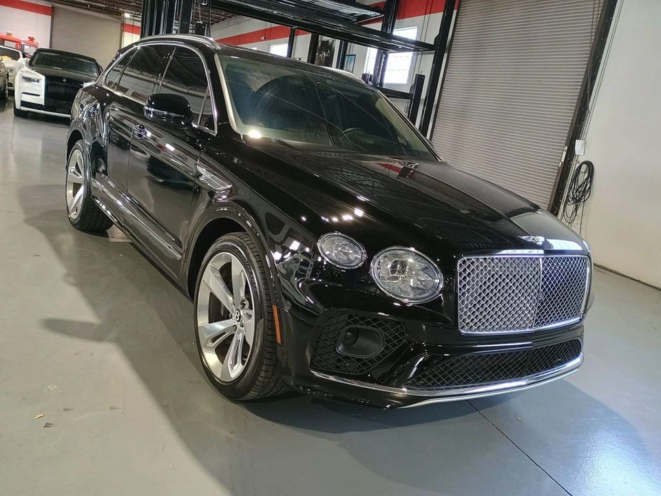 2023 Bentley Bentayga - Image 7 of 12