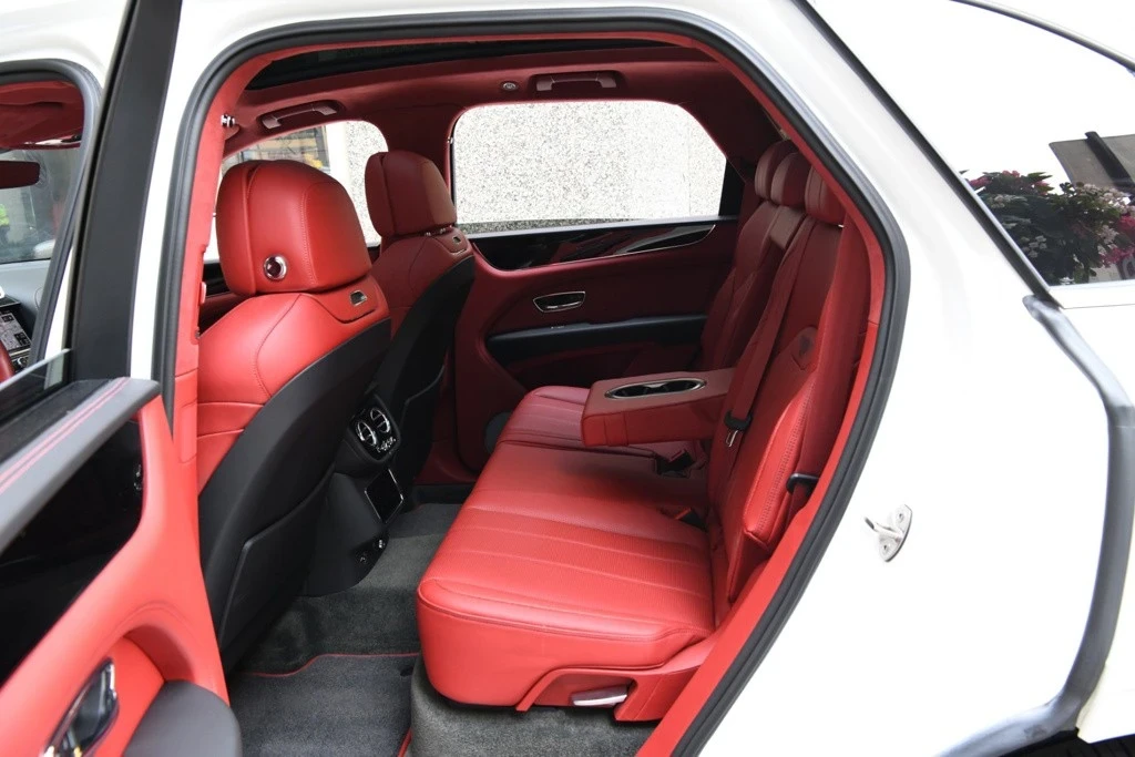 2023 Bentley Bentayga - Image 11 of 12