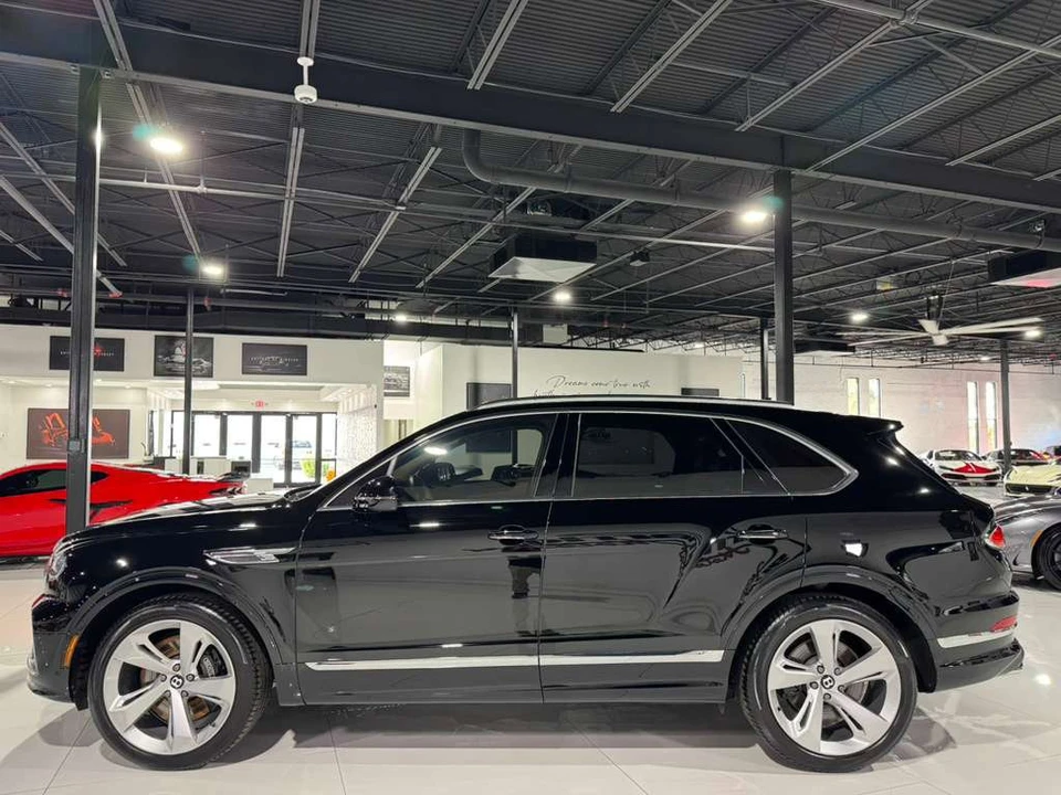 2023 Bentley Bentayga - Image 4 of 12