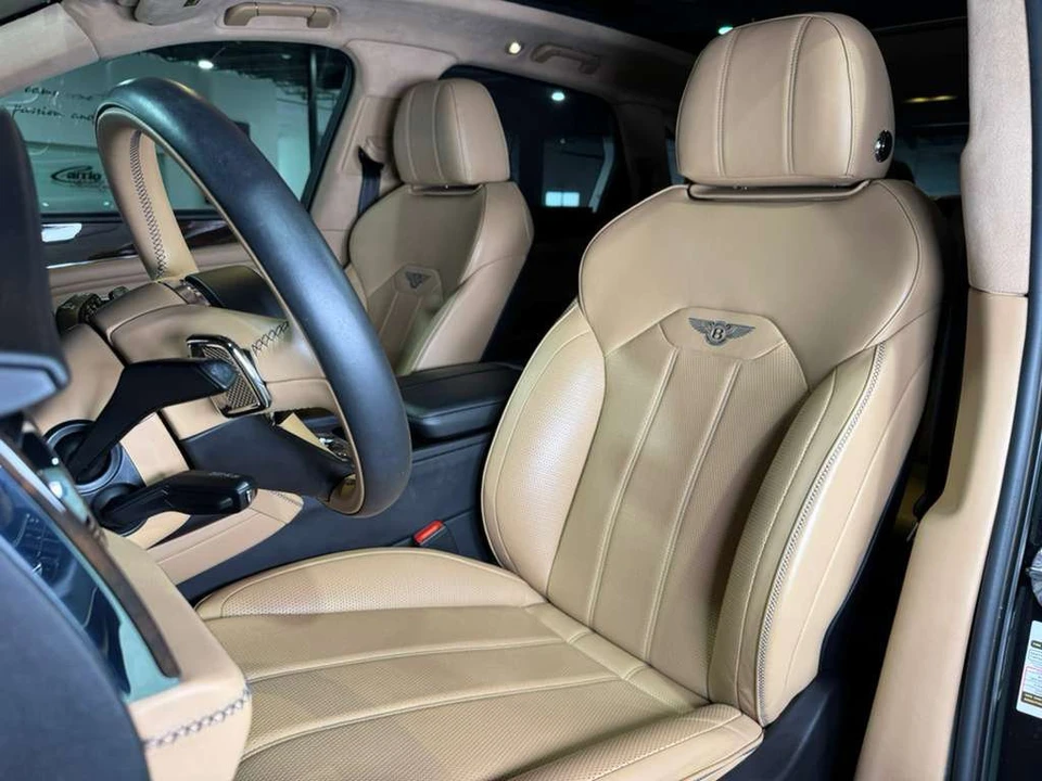 2023 Bentley Bentayga - Image 10 of 12