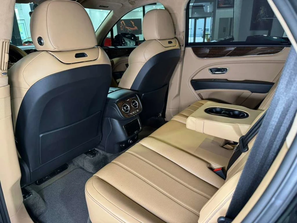 2023 Bentley Bentayga - Image 11 of 12