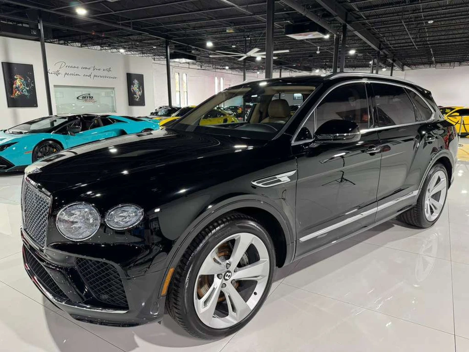 2023 Bentley Bentayga - Image 3 of 12