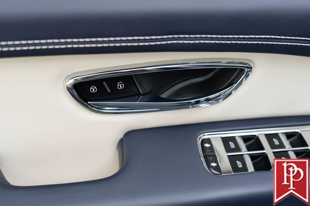 2023 Bentley Bentayga - Image 12 of 21